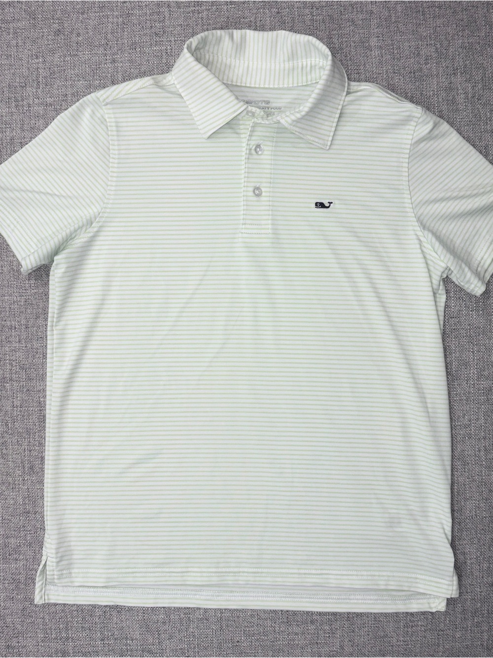 Vineyard Vines Performance medium (12/14) EUC